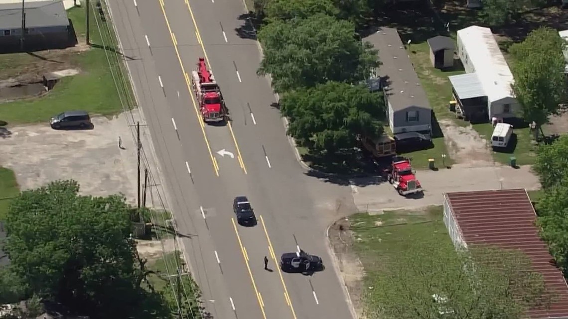 Bus hits power pole in La Marque, shutting down lanes on Main Street ...