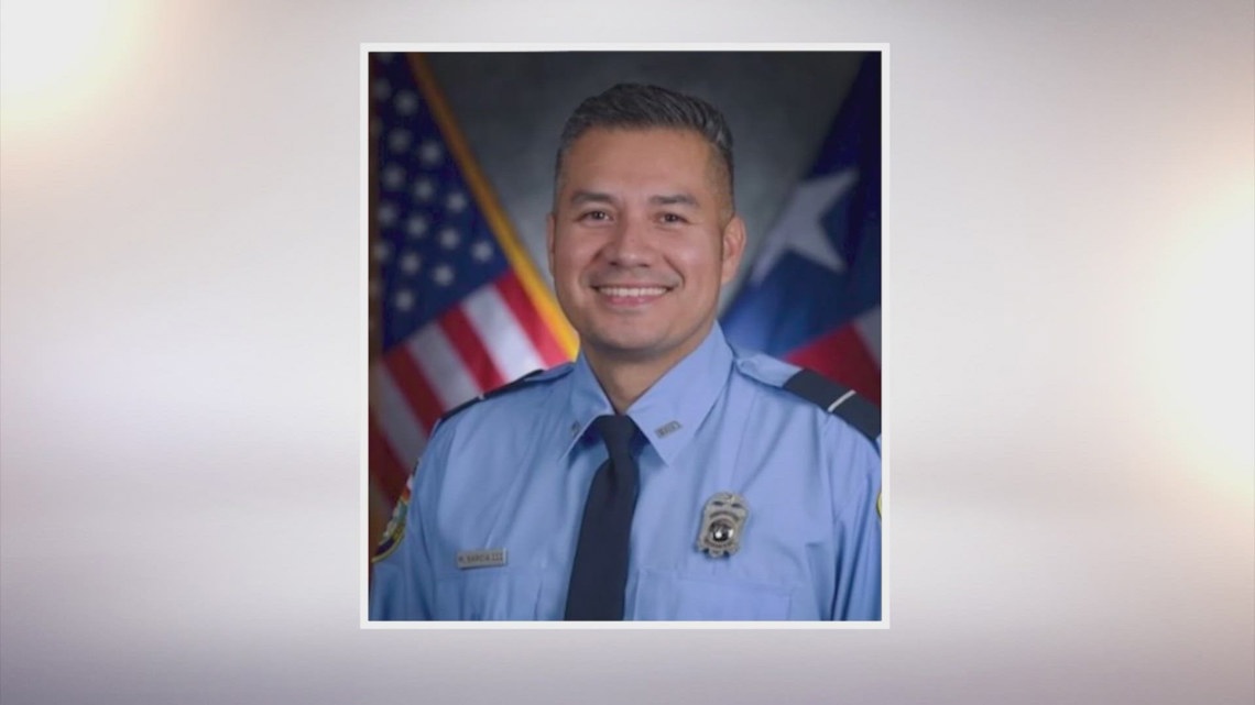 Community honors firefighter Marcelo Garcia at public viewing | khou.com