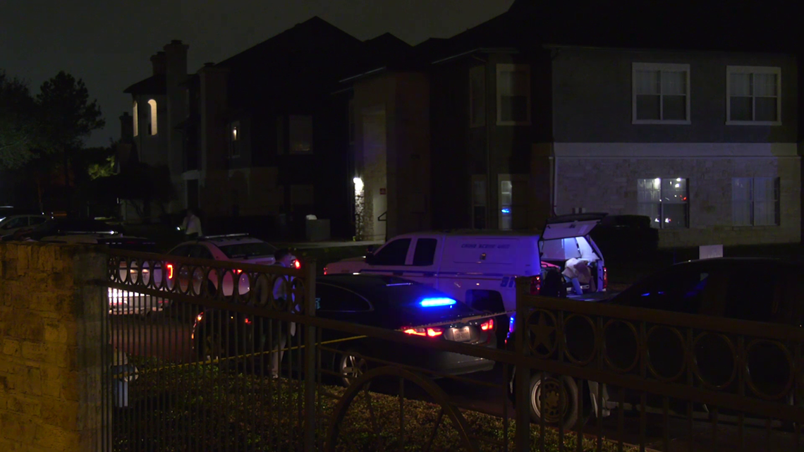 Man fatally shot outside apartment in northwest Harris County | khou.com