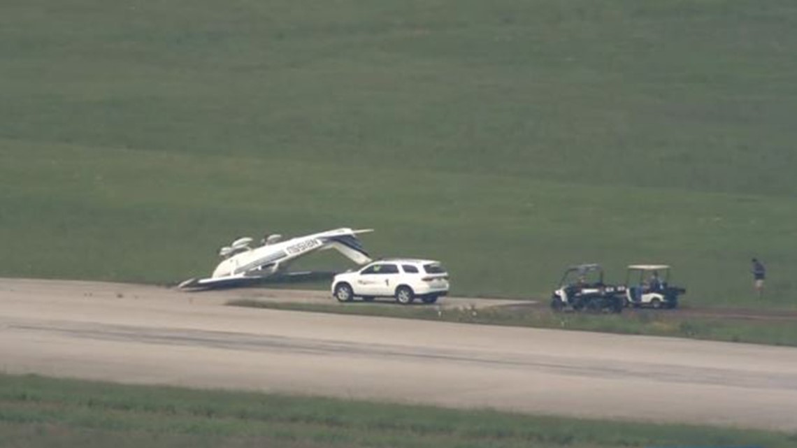 No injuries reported after small plane crash at Hooks Airport in Spring