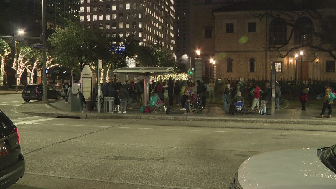 Organization that feeds Houston's homeless sues city - Vimarsana News
