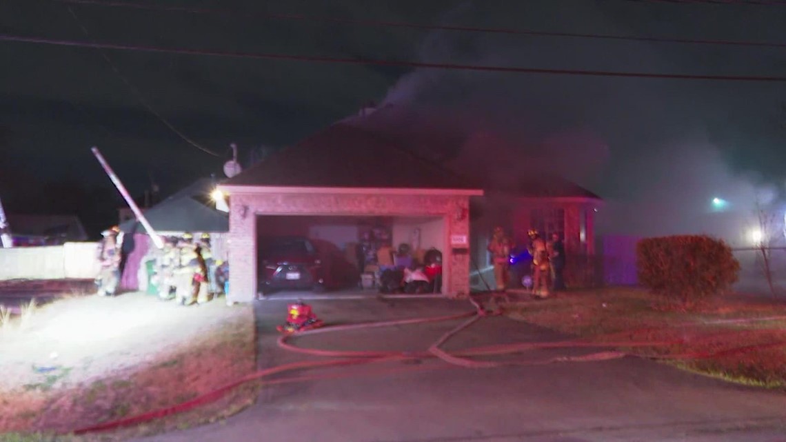 Kejahatan Houston: Pria menyerang paman dengan palu, membakar rumah