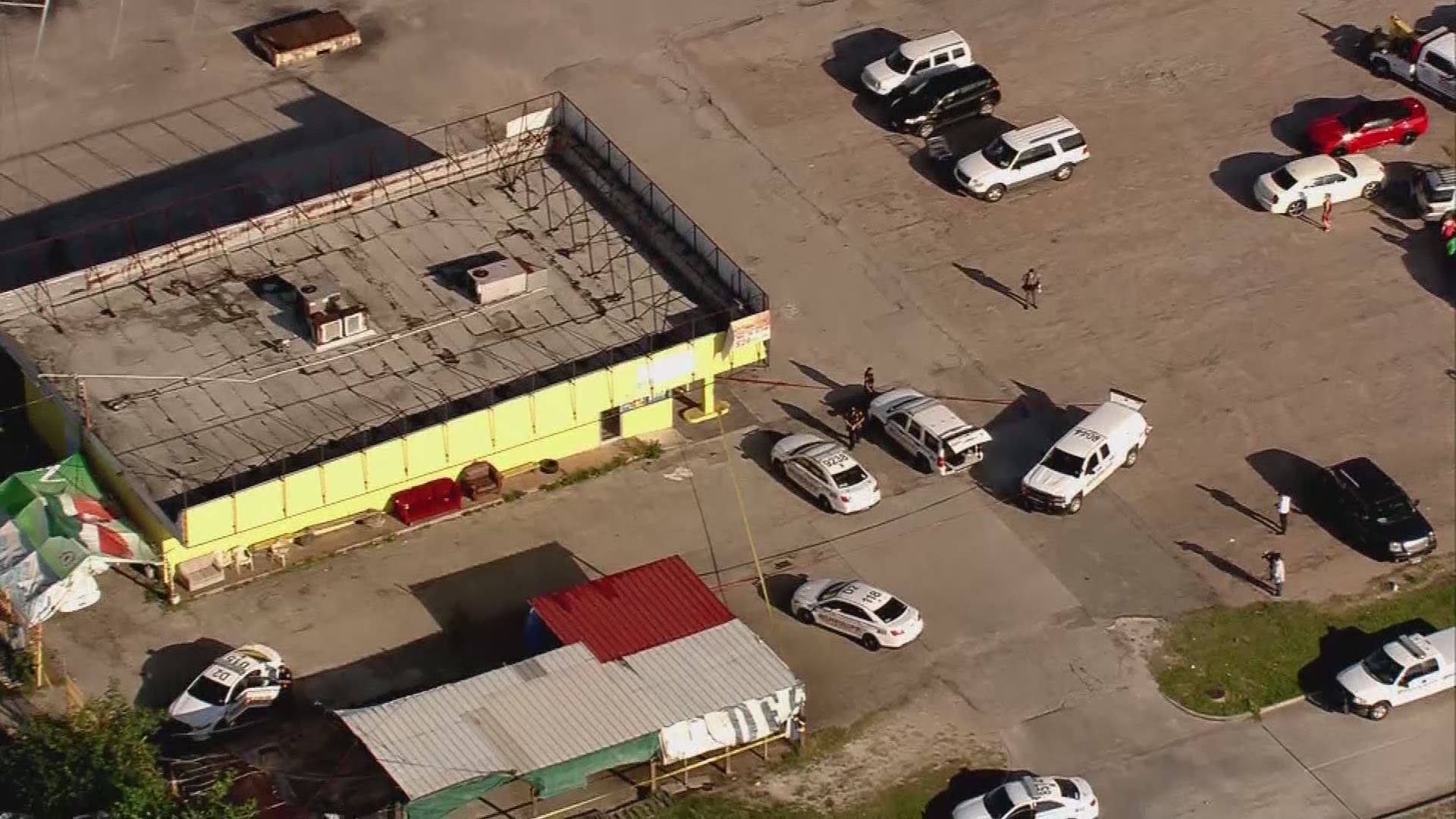 Deputies are investigating a homicide after a man was found dead inside an SUV at a car wash Wednesday morning. This happened just after 7:30 a.m. at the car wash located in the 4000 block of Aldine Mail Road in north Harris County.