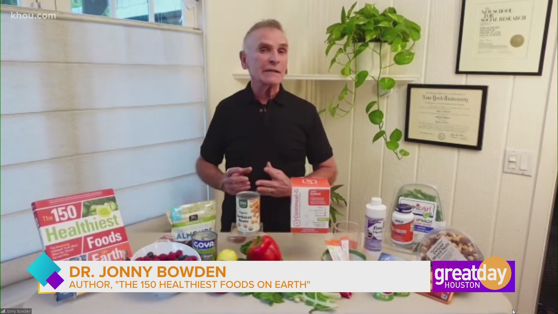 Dr. Jonny Bowden shows us foods that can help rid excess free radicals and help you live a longer, healthier life.