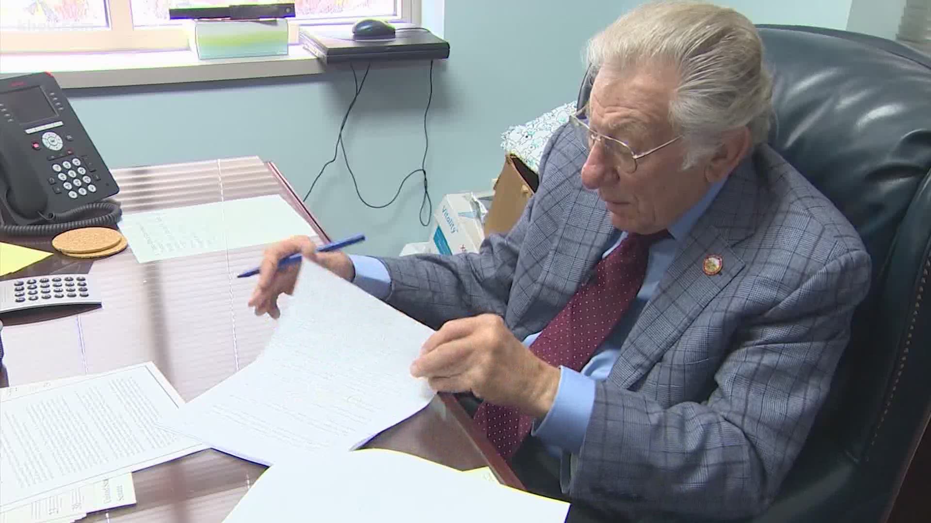 Stafford Mayor Leonard Scarcella, longest serving US mayor, dies