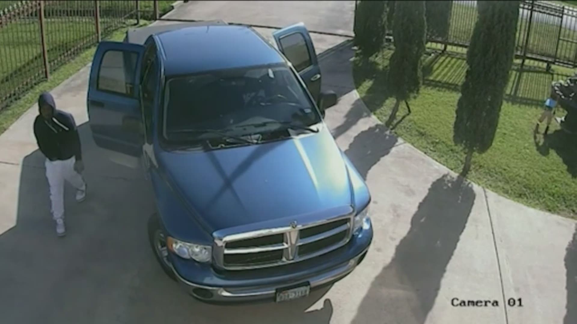 Suspects sought after homeowner injured in shooting, home invasion ...
