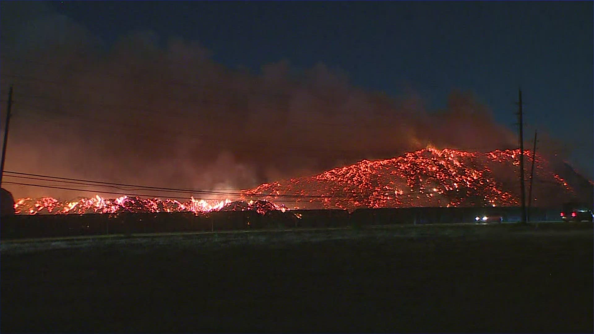 NW Houston mulch fire burns overnight