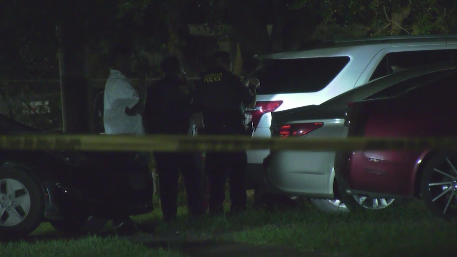 HPD: Pizza delivery driver found shot in Sunnyside area | khou.com