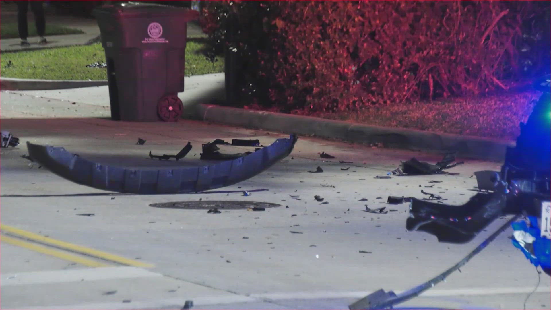 2 HPD officers hospitalized after crash at Tuam and Chenevert | khou.com