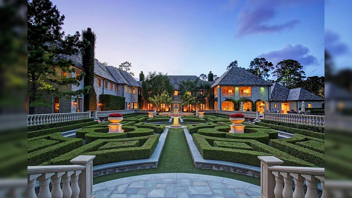Photos This Houston mansion for sale has 6 bedrooms, 7 bathrooms, spa