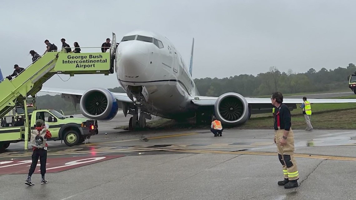 NTSB: Plane slid off runway, hit manhole at Bush Airport | khou.com