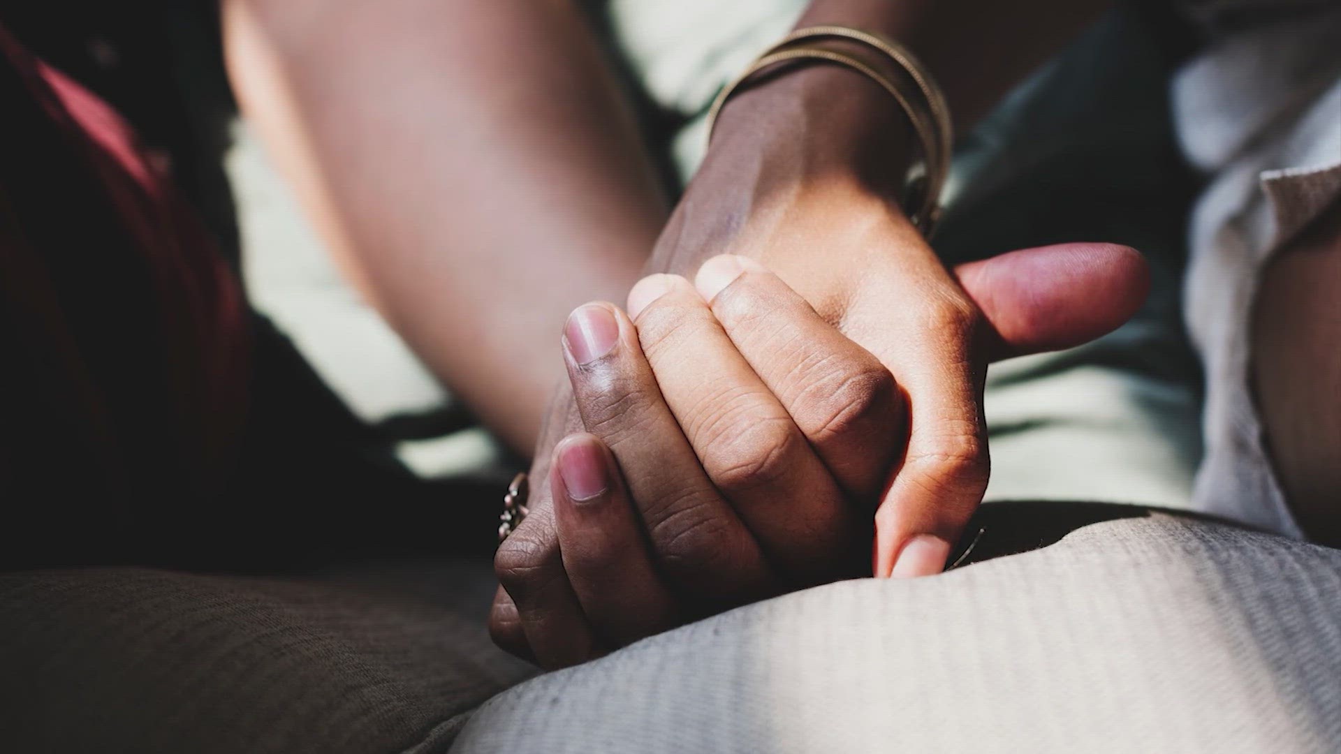 Holding hands with someone you love can have a powerful effect on our brains.