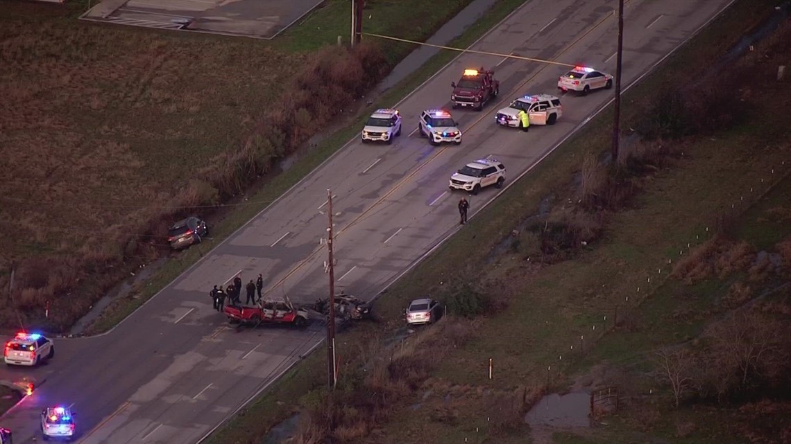 1 person killed in fiery 4-vehicle crash in north Harris County ...