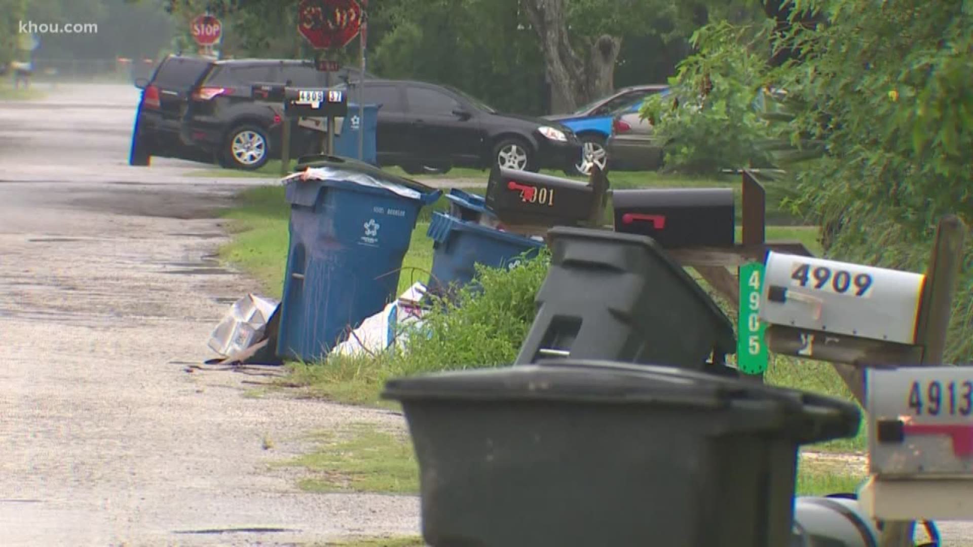 Garbage company leaves trash piled up in Dickinson | khou.com