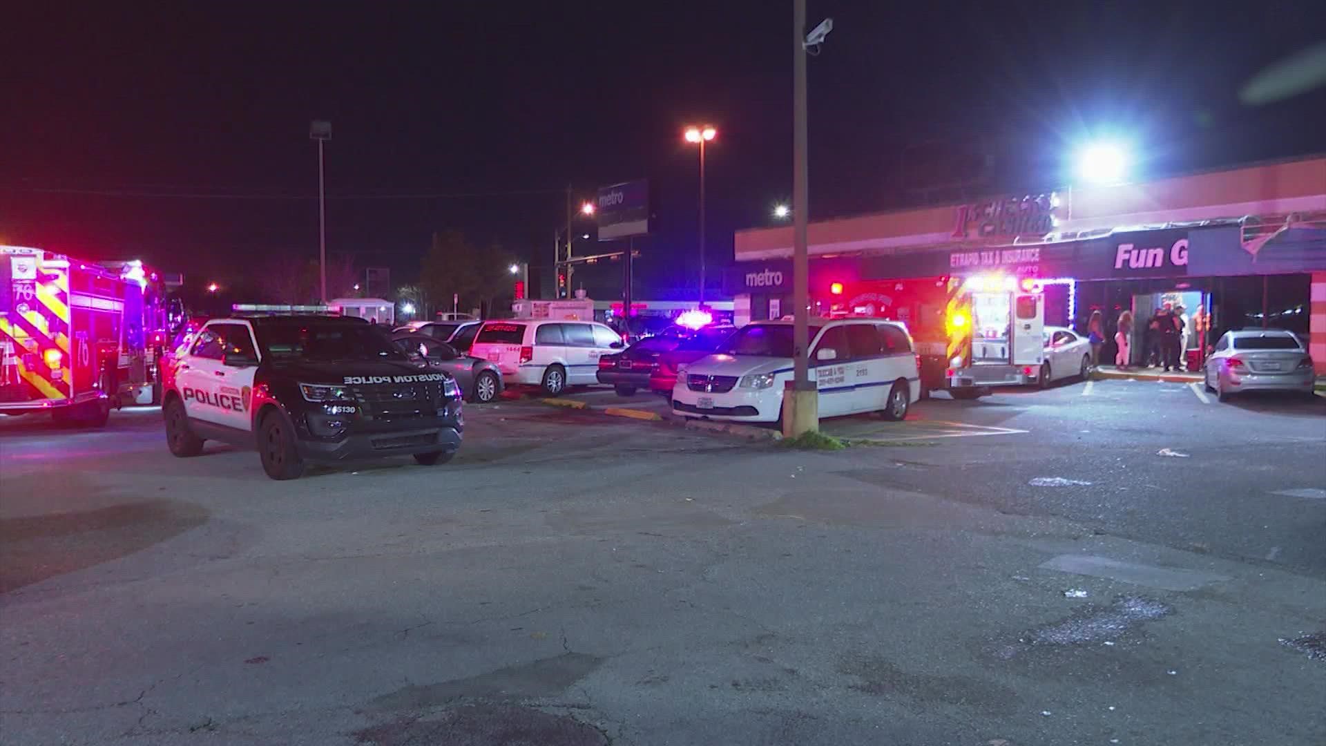 Nurses on vacation credited with saving DJ's life after hookah lounge shooting