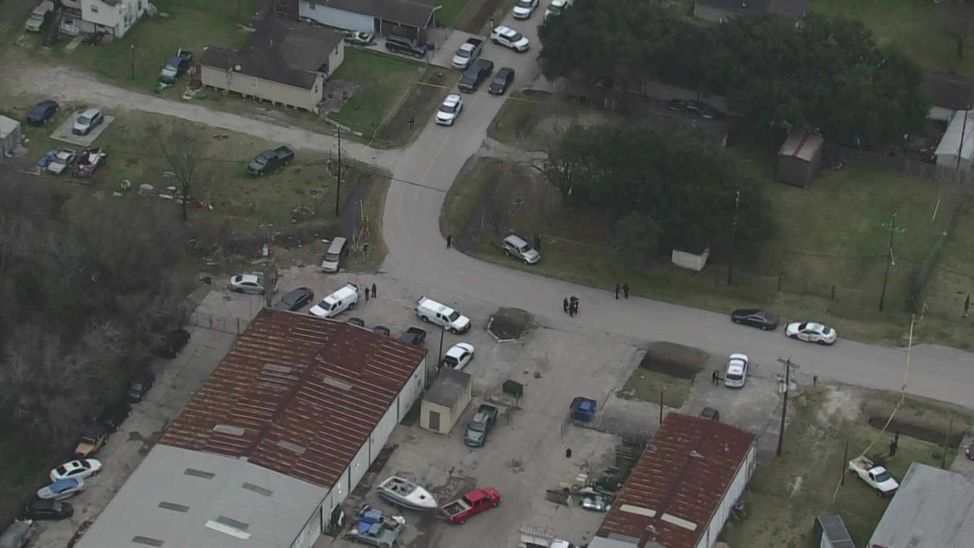 Houston, Texas crime: Man shot inside vehicle in Aldine area | khou.com