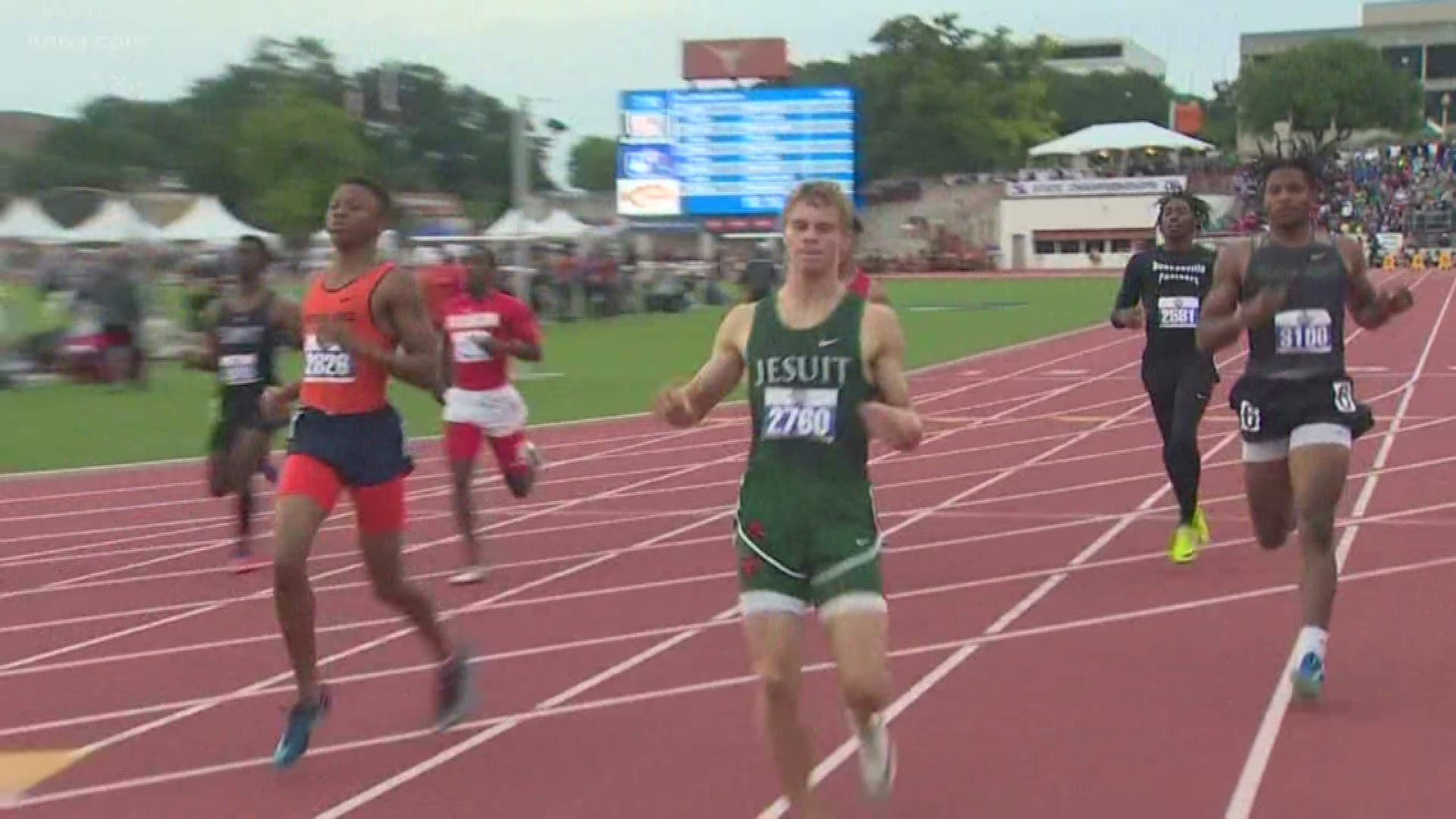One viewer asked: How does Matthew Boling have the national record when other record books show someone else ran faster in 2014? KHOU 11 Sports' Jason Bristol answers.