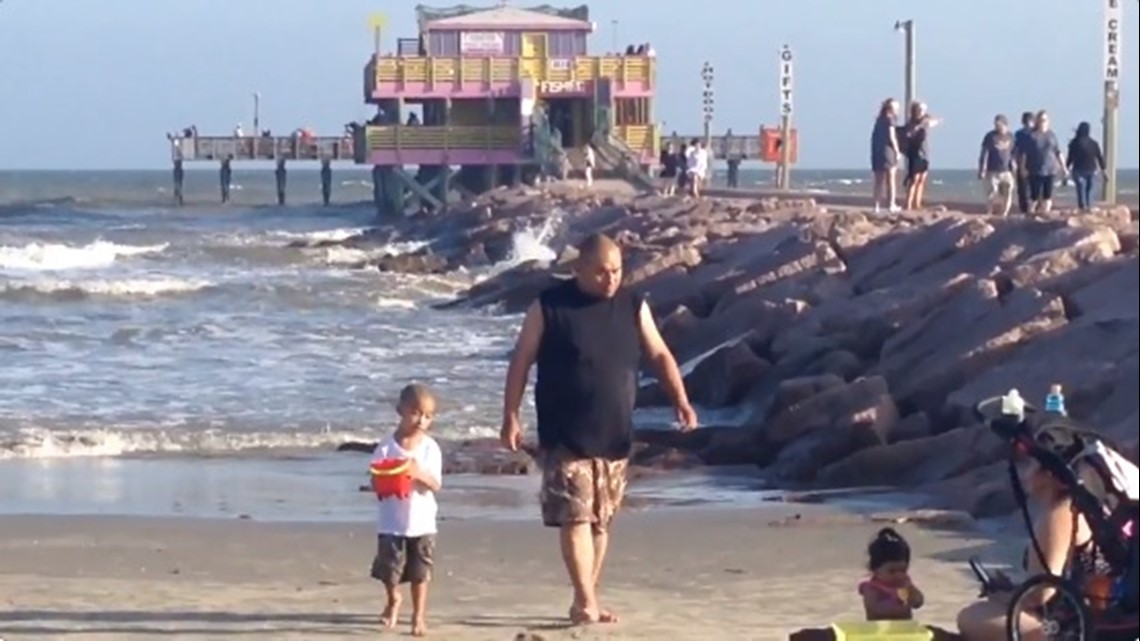 Thousands crowd into Houston, Galveston for Spring Break