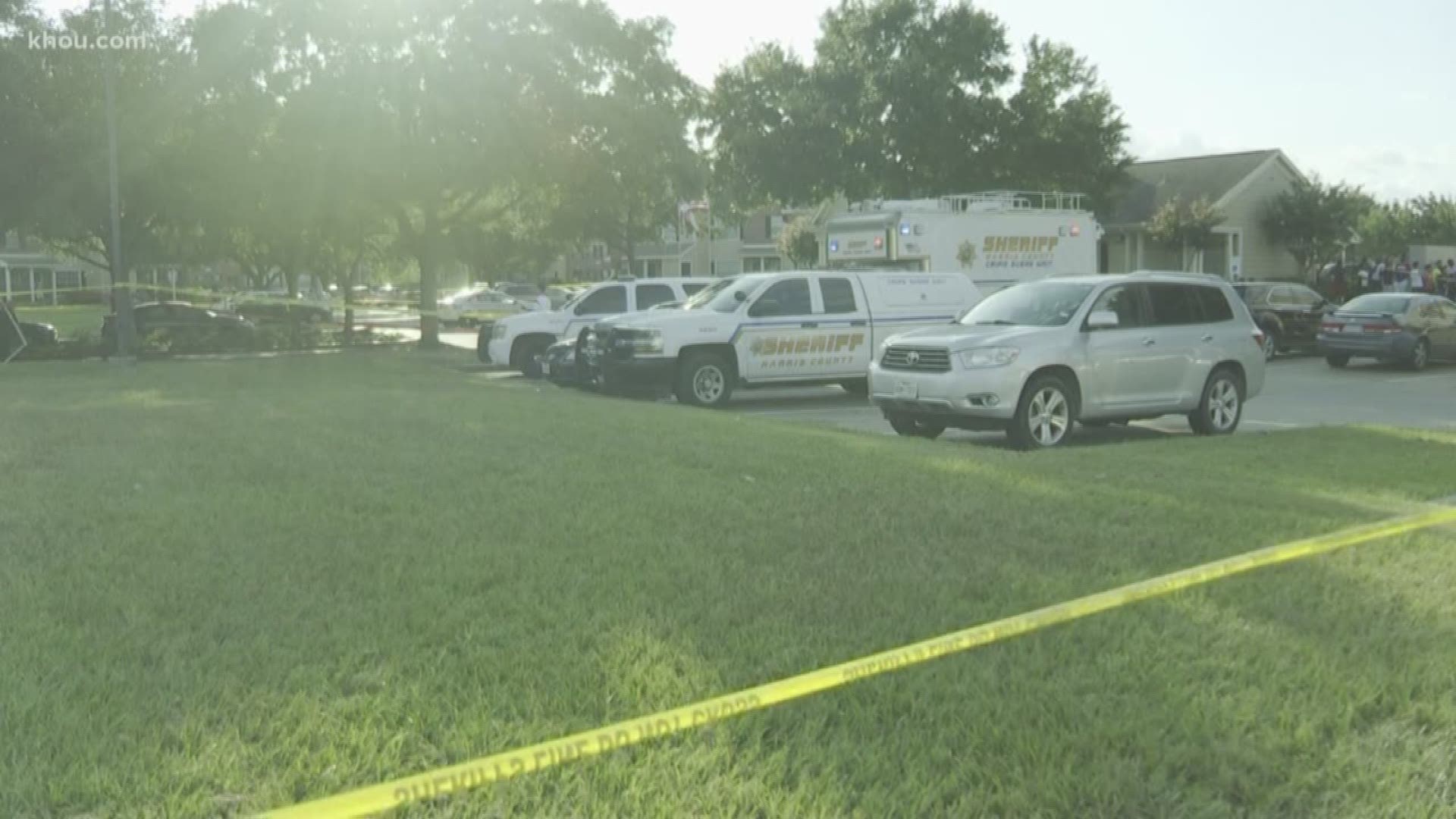 2 dead after shooting at apartment complex in southwest Harris Co ...
