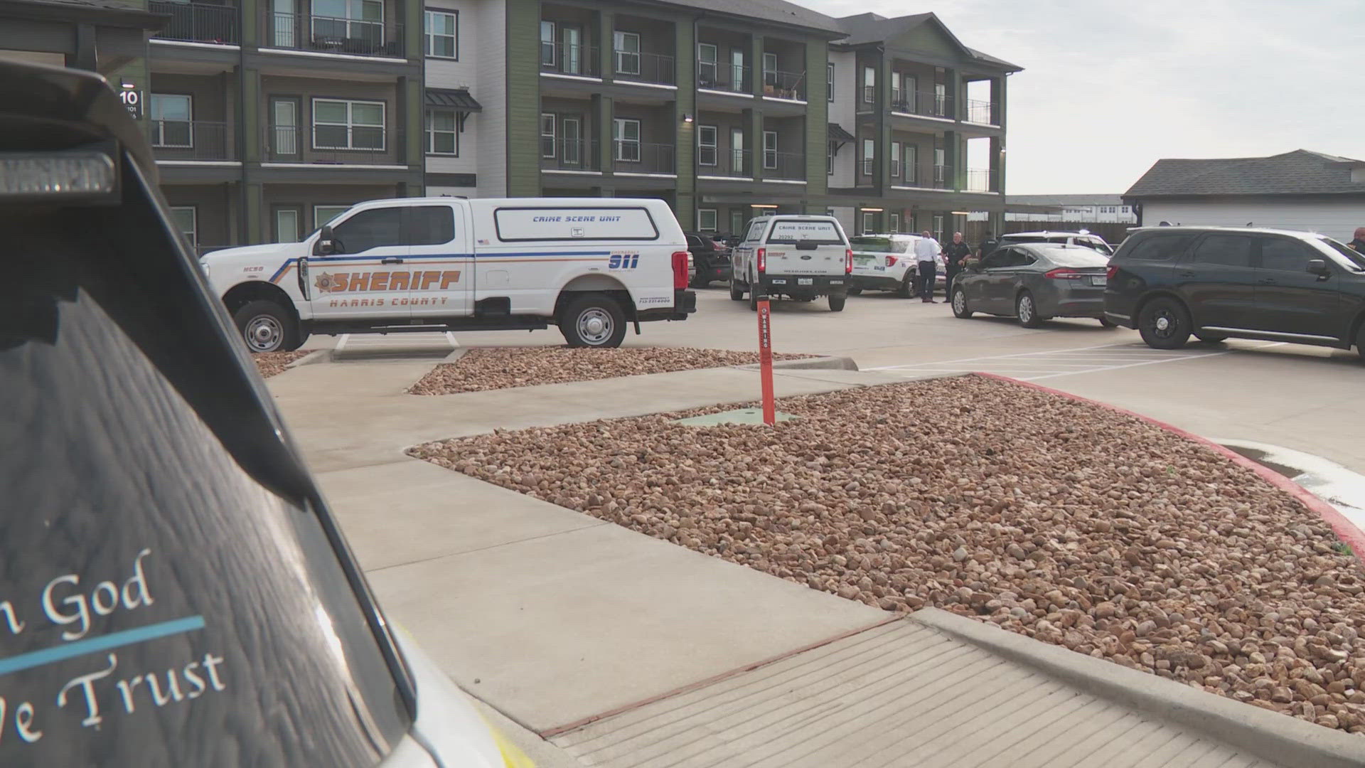 Man and woman found dead with gunshot wounds at apartment complex in ...
