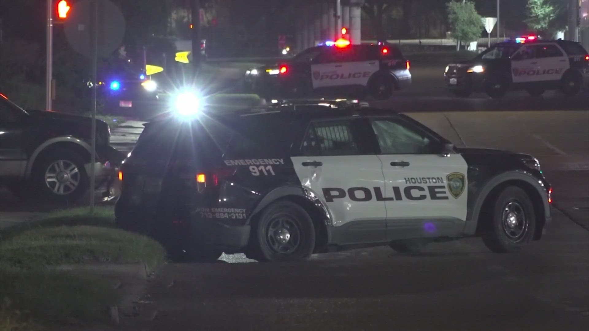 Houston police officer hurt in crash after chase in Jacinto City | khou.com