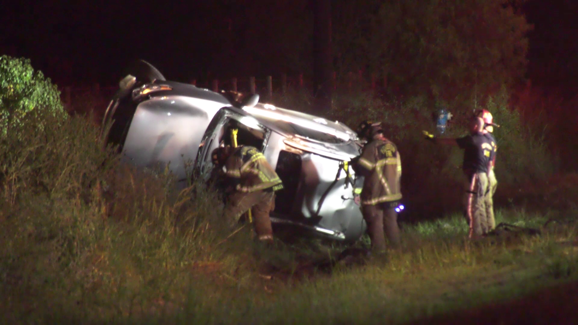 Woman dies after crashing SUV while fleeing from police, HPD says ...