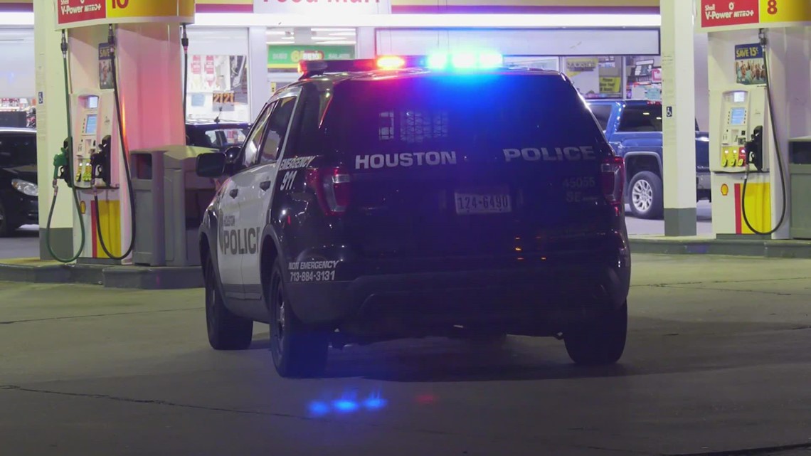 Suspected robber shot in the face outside southeast Houston gas station ...