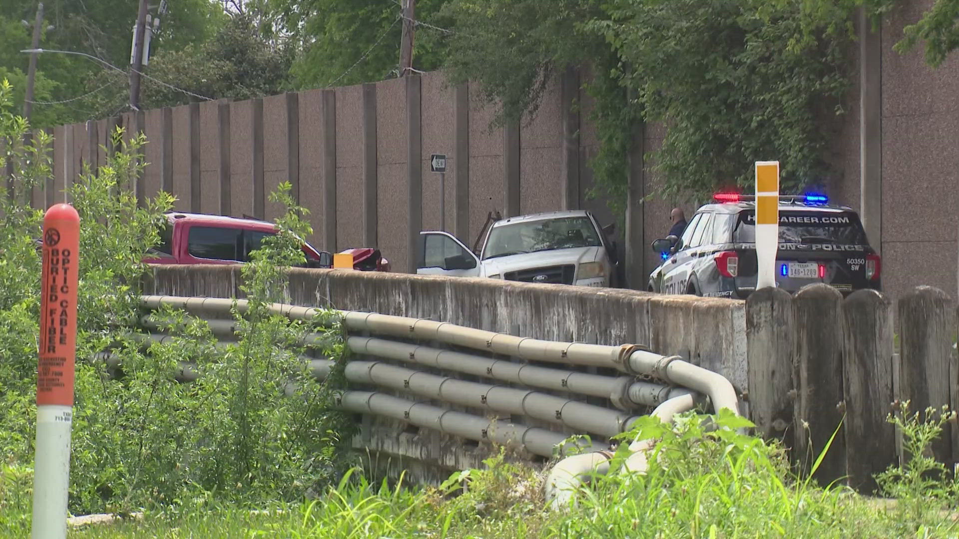 Suspected SW Houston road rage shooting leaves 1 dead, 1 in custody ...