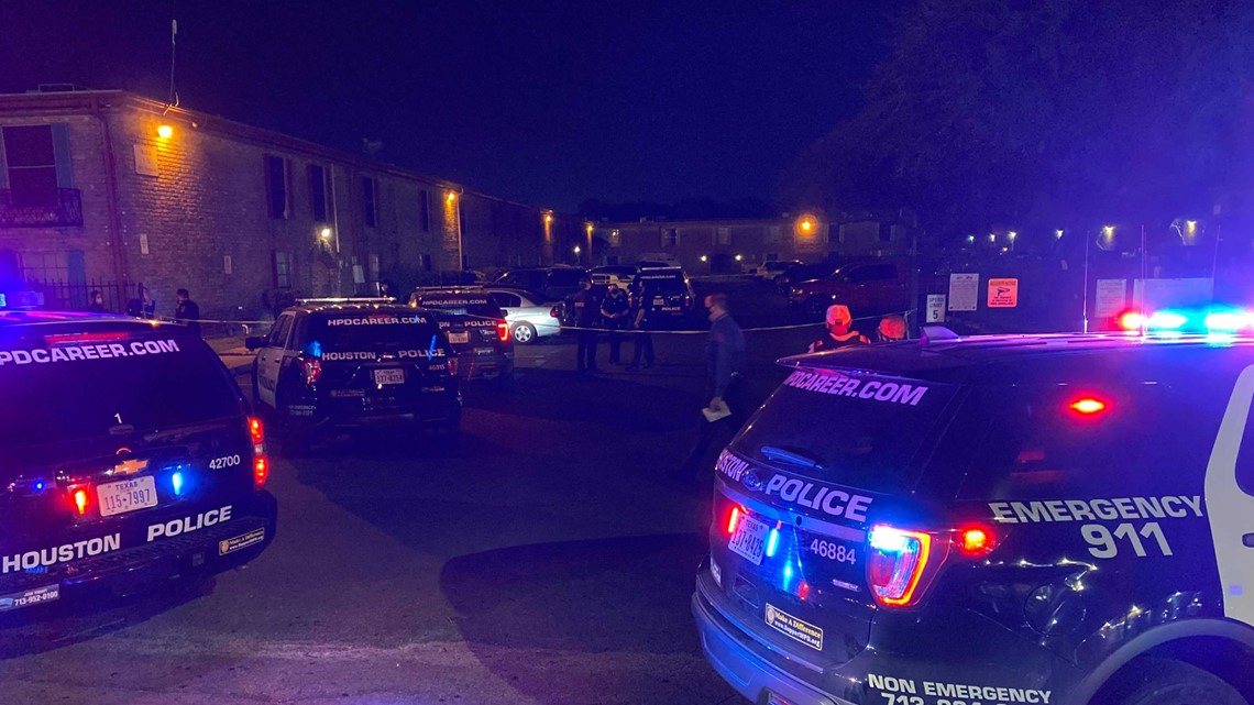 HPD officer finds man shot to death inside vehicle | khou.com