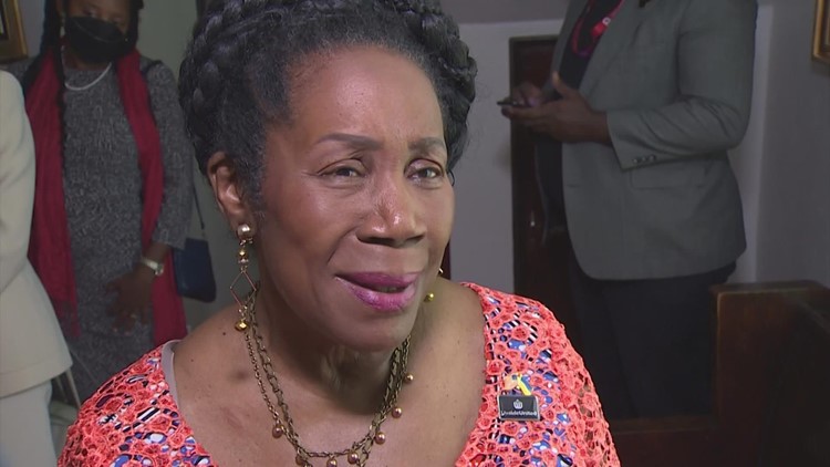 Rep. Sheila Jackson Lee leads Juneteenth prayer service at downtown Houston church
