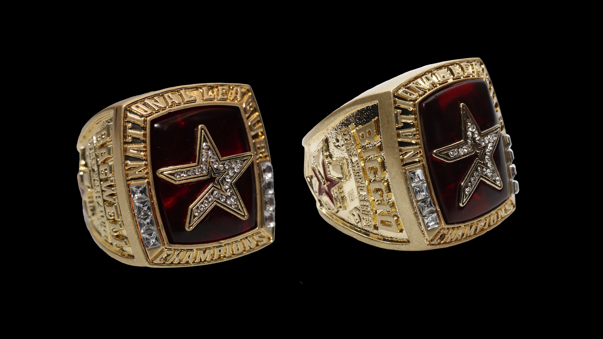 Astros to give away replica 2005 National League championship rings to