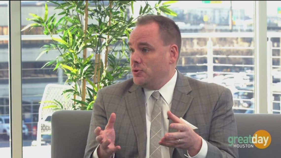 Forensic Psychologist, Dr. Darrel Turner, explains how to spot a