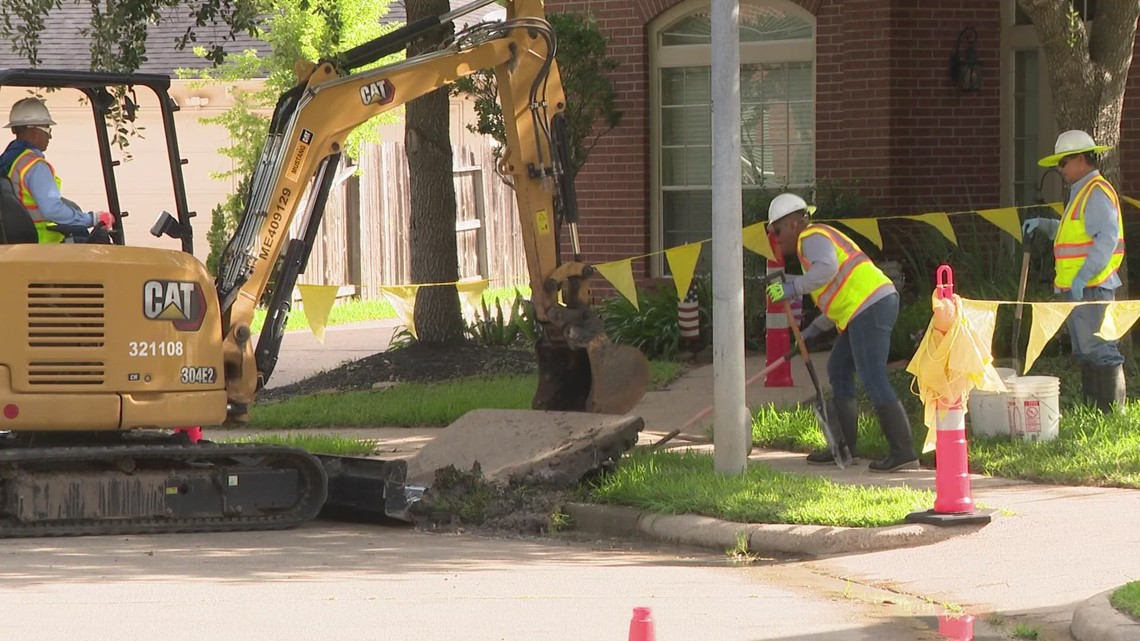 KHOU 11 report helps Pearland man get water leak fied - Vimarsana News