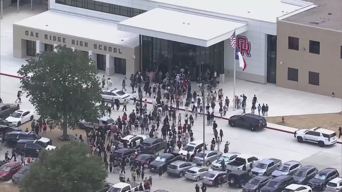 Students Return To Class After Bomb Threat At Oak Ridge High School ...