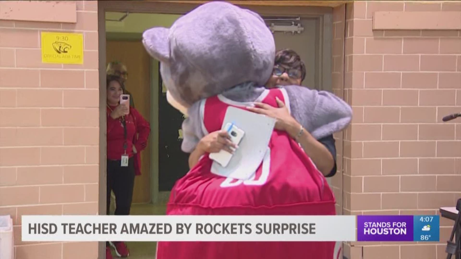 HISD teacher surprised with Western Conference Finals tickets