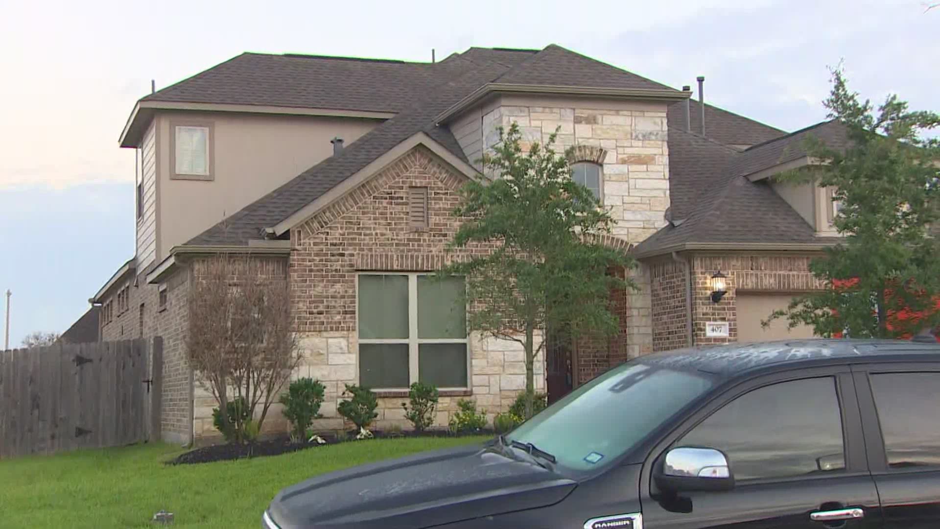 Man and woman dead, children unharmed in murder-suicide at family's ...