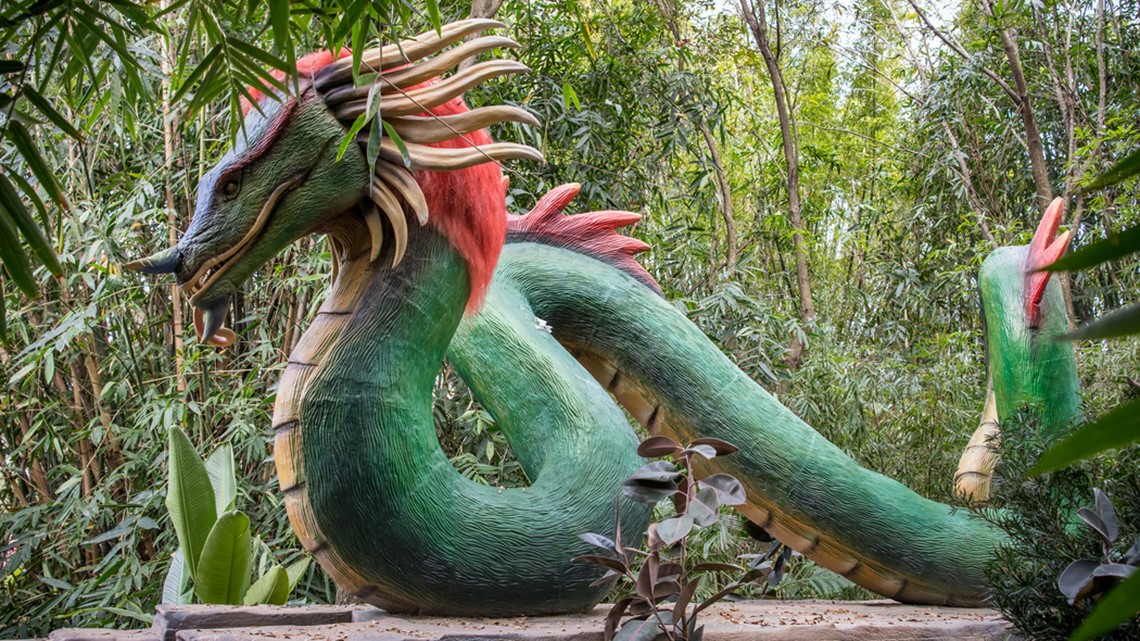 Animatronic ‘Dragons’ soar to the Houston Zoo | khou.com