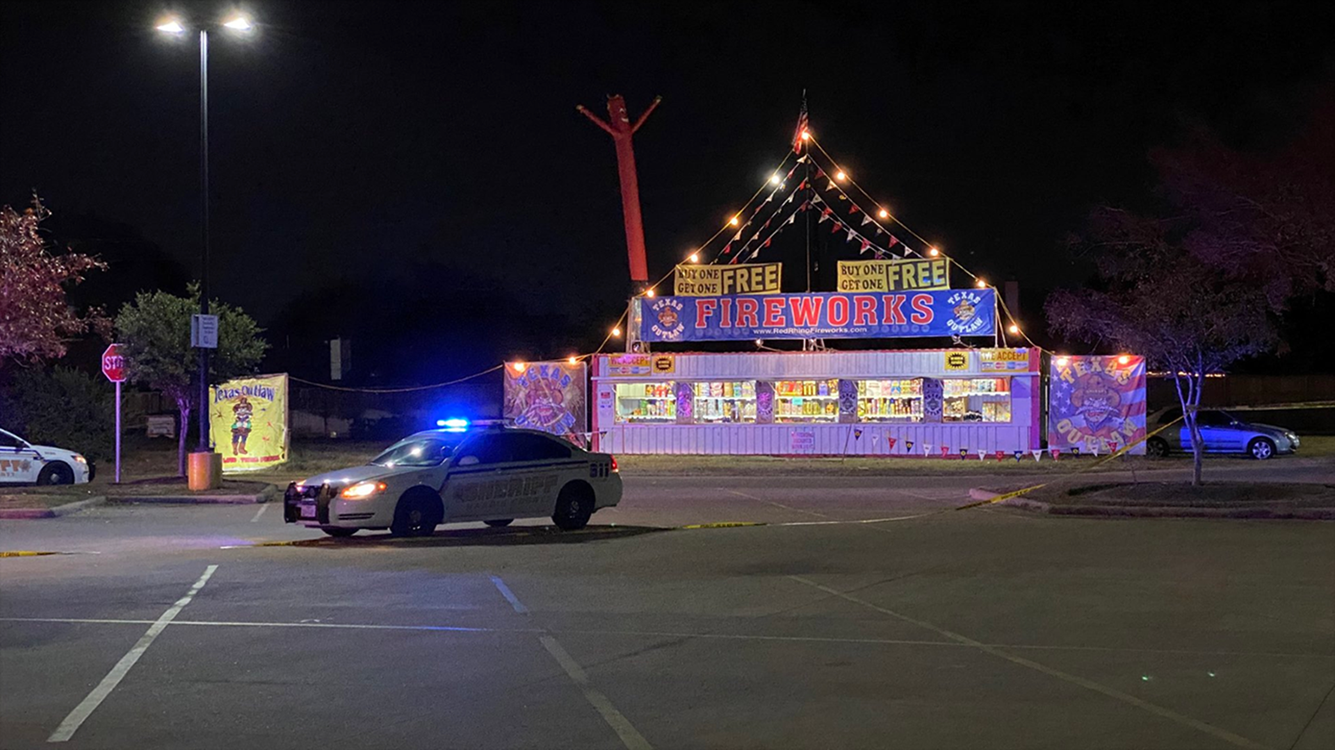 1 killed, 1 injured during fireworks stand robbery on Highway 6
