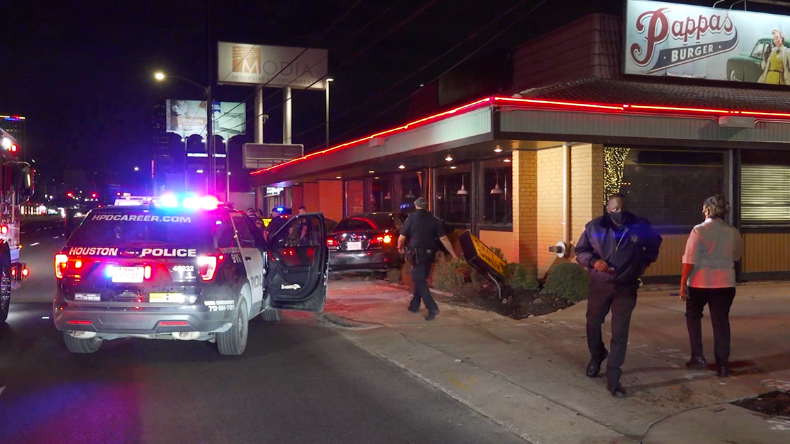 HPD: Vehicle crashes into Pappas Burger on Westheimer Road