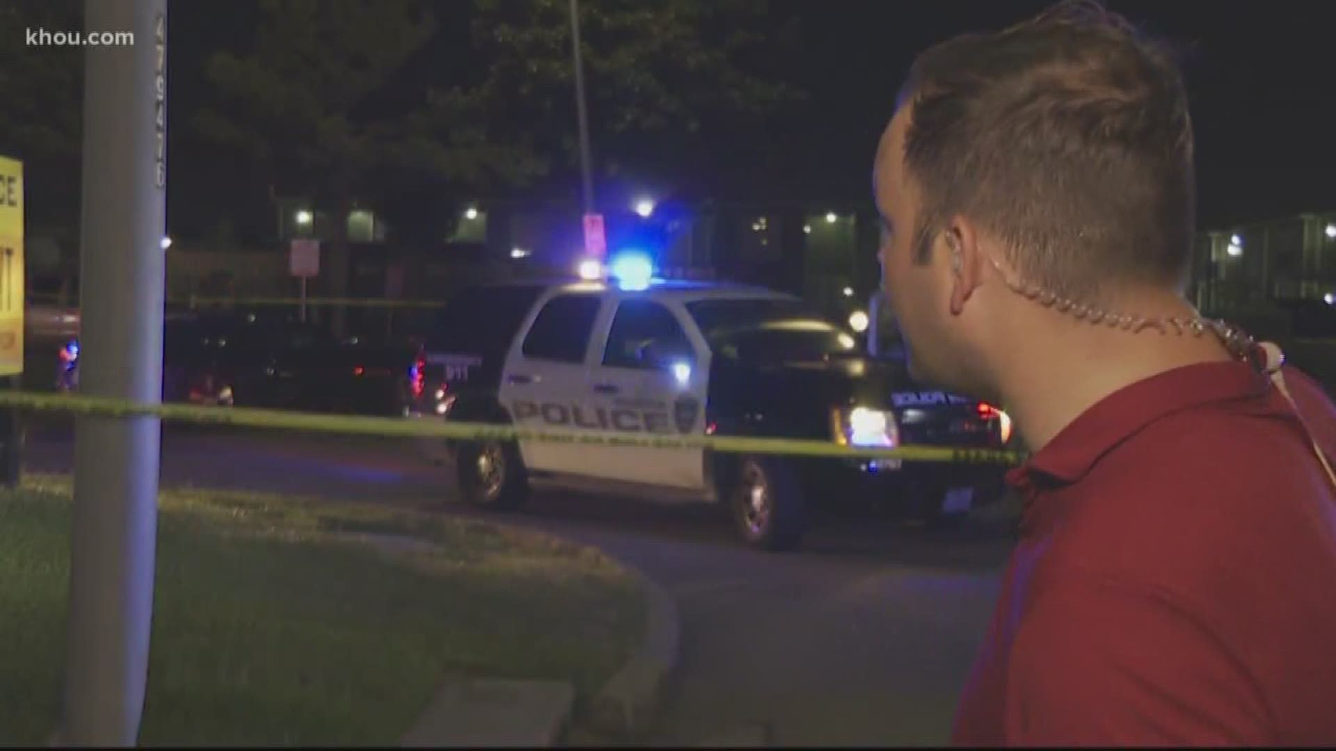 Man pinned between vehicle after robber steals car with wife inside ...