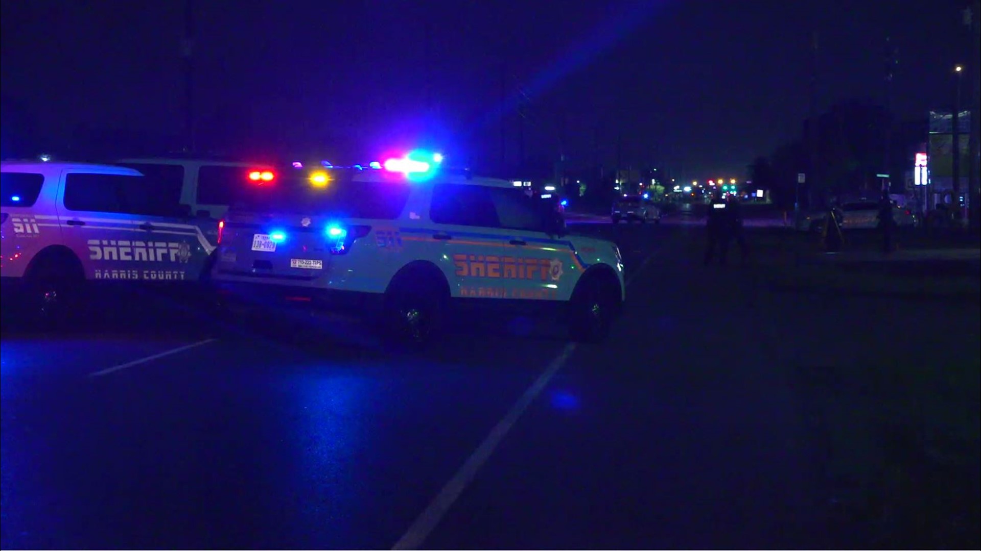 Woman struck, left for dead in northwest Harris County roadway | khou.com