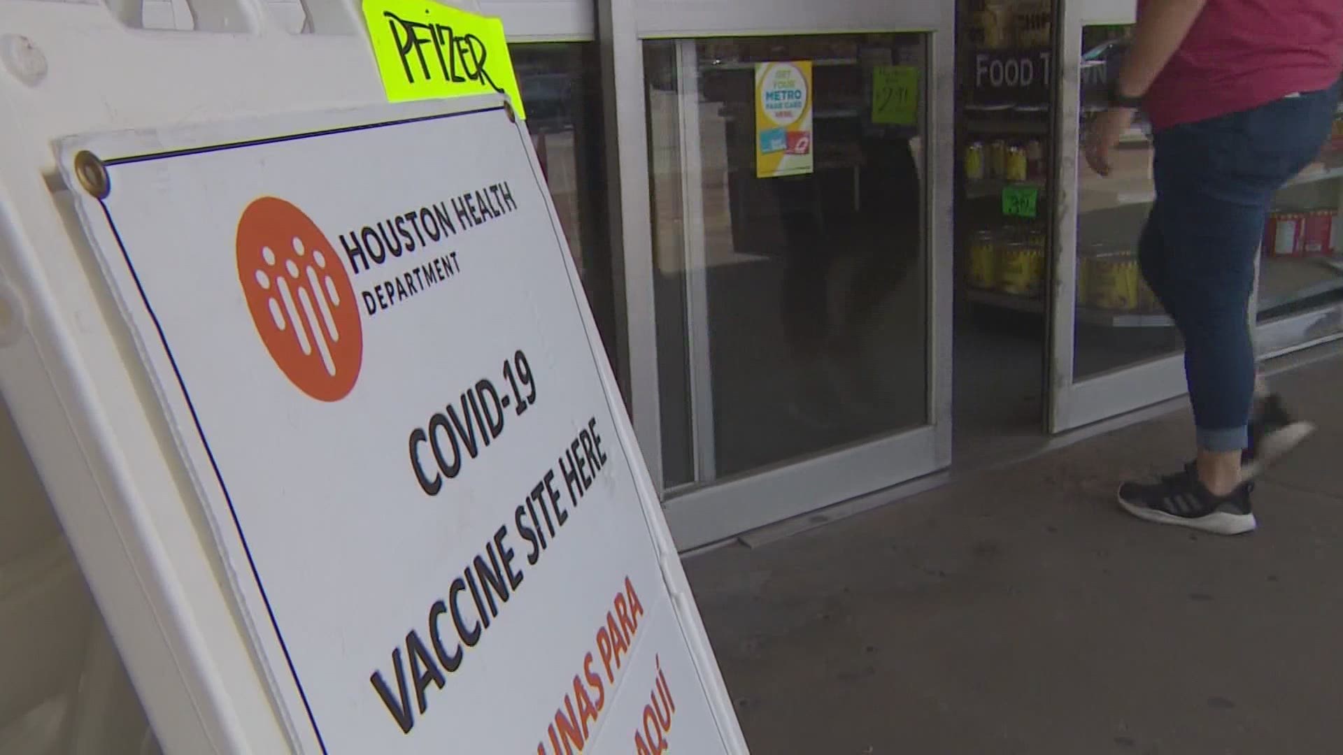 Houston and Harris County health departments are using mobile vaccination sites to boost access to the COVID-19 shot.