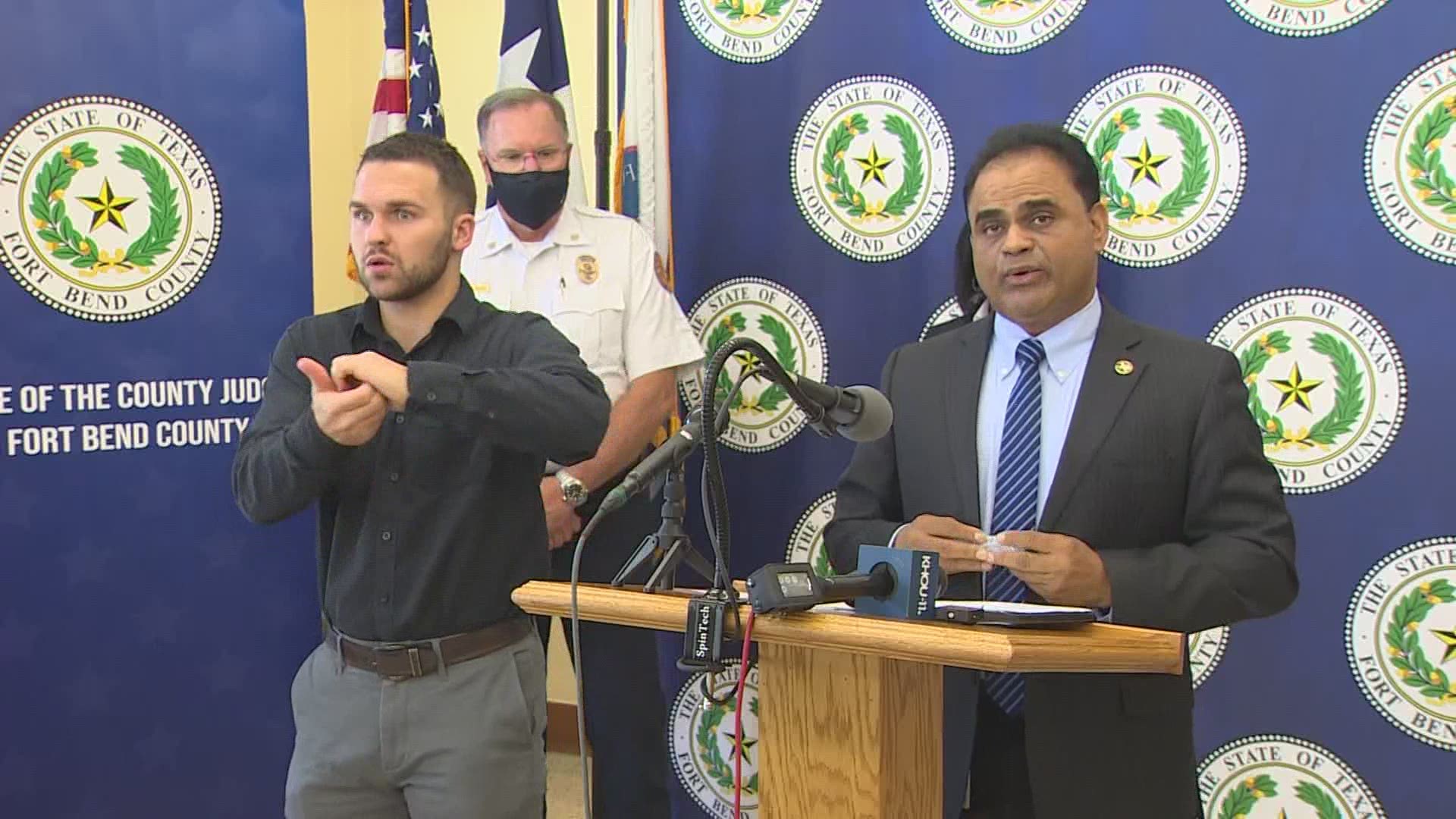 Fort Bend County urges vaccinations, requests indoor mask wearing as