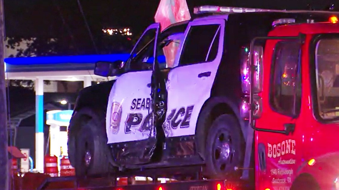 Crash sends Seabrook police officer to the hospital