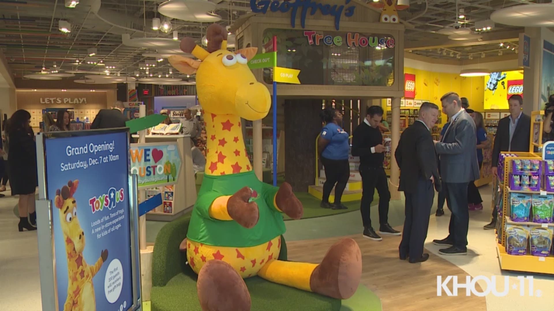 Sneak Peak Inside the new Toys R Us at the Galleria in