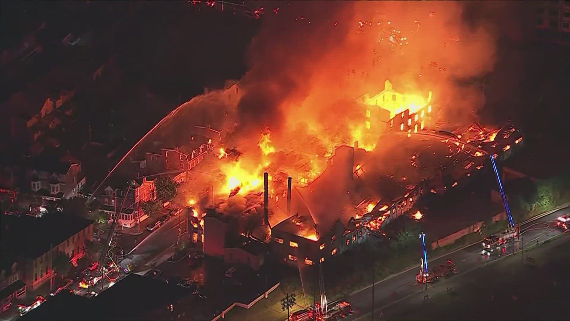 6-alarm fire breaks out at commercial building in Pennsylvania | khou.com