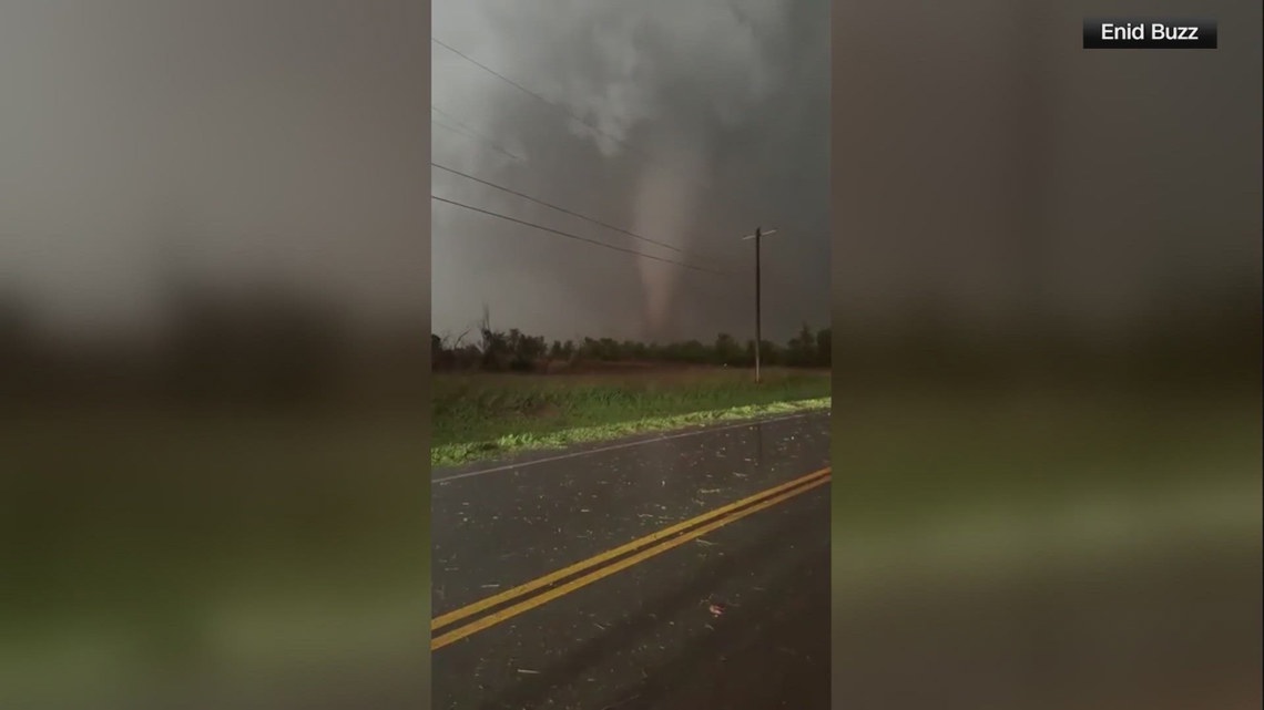 Tornado caught on camera tearing through Central Oklahoma | khou.com