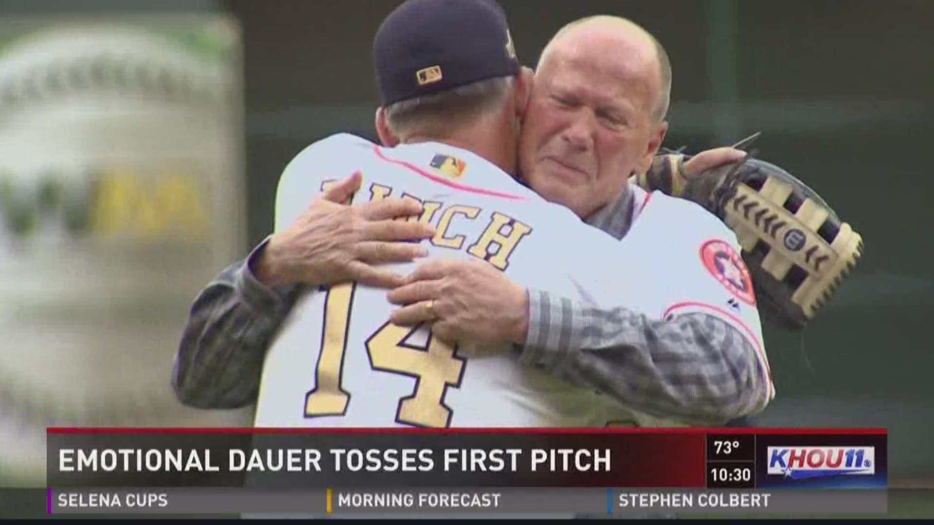 Rich Dauer throws out first pitch 