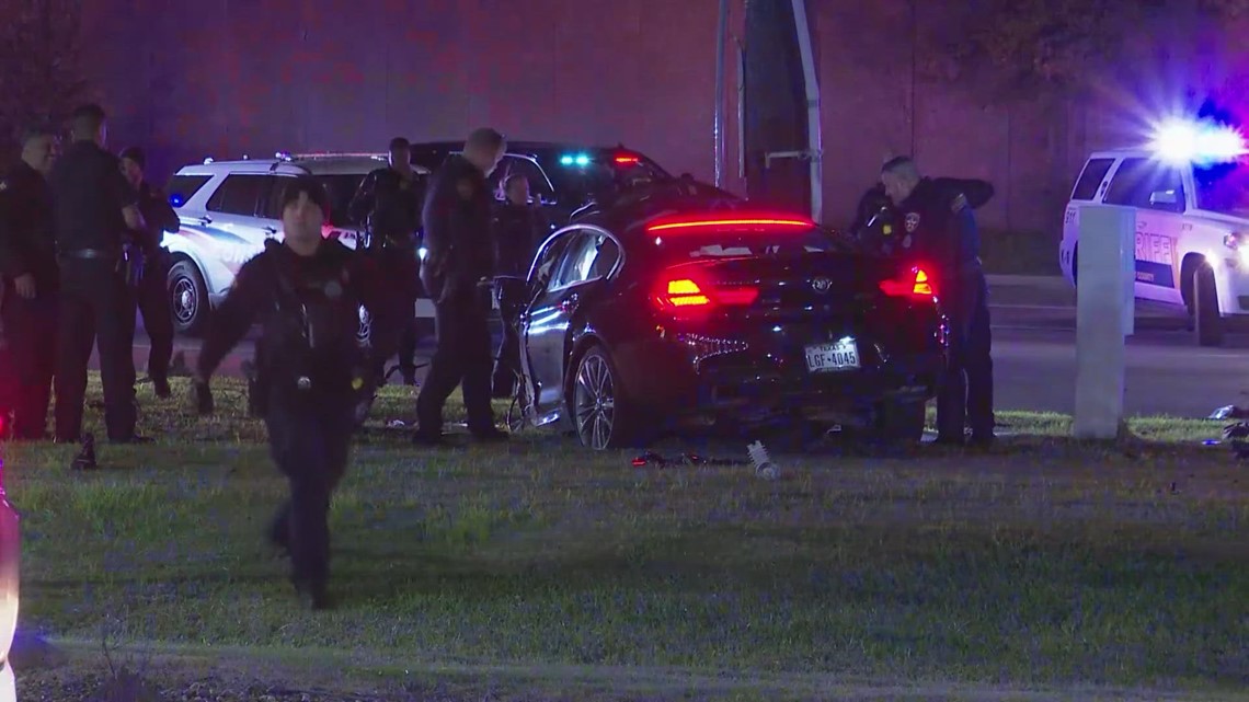 Chase ends with car slamming into pole along I-45 North Freeway - Vimarsana News