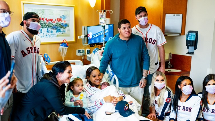 Astros meet their newest fans at Methodist Hospital during caravan tour